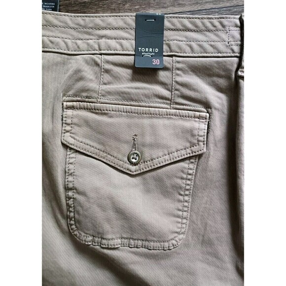 Torrid Military  Short Shorts Size 30 Summer Khaki Tan Stretch Twill Chino New - Picture 10 of 10